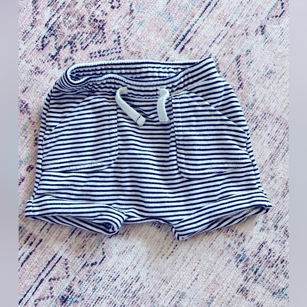 Old Navy Black and White Shorts Elastic Waistband